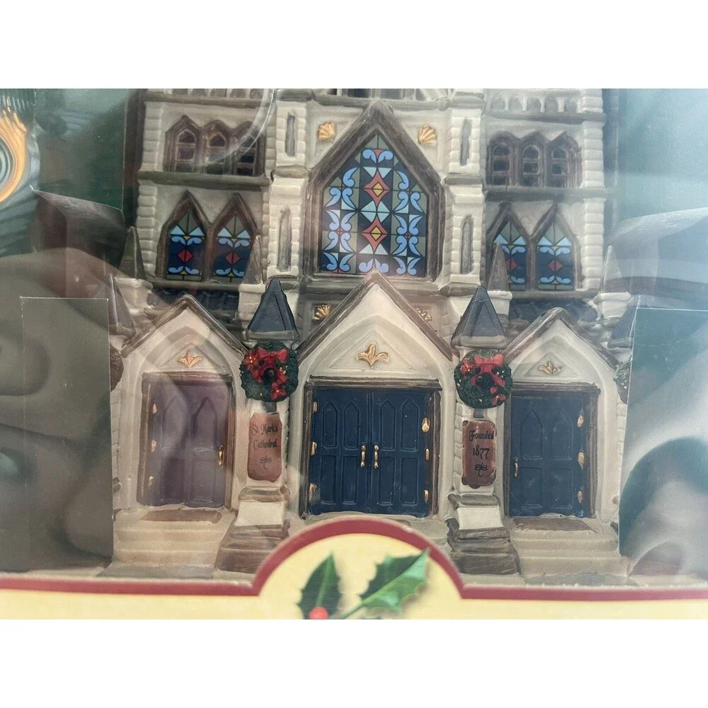 2004 Lemax Coventry Cove Christmas Village Lighted Building St Marks Cathedral
